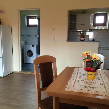 Bicsak Apartman Apartment Joseni Exterior photo