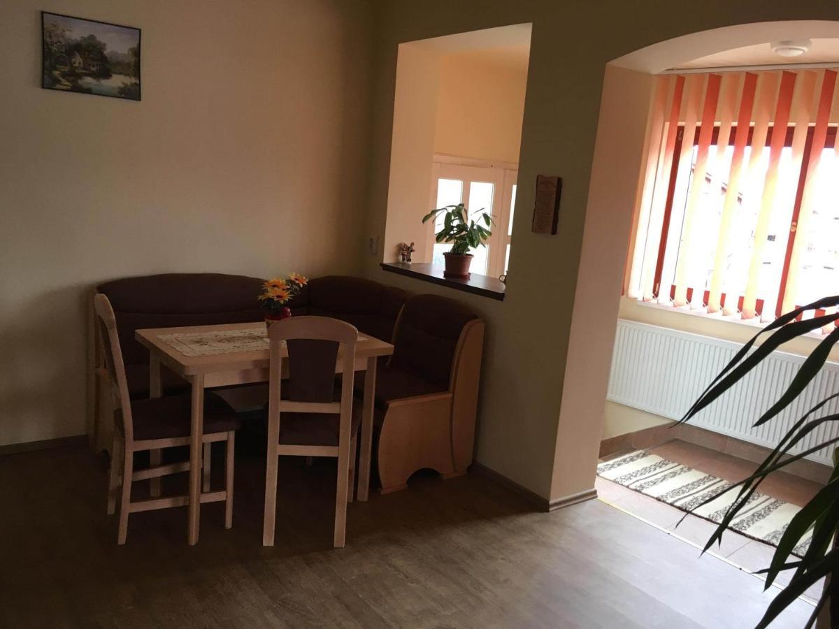 Bicsak Apartman Apartment Joseni Exterior photo
